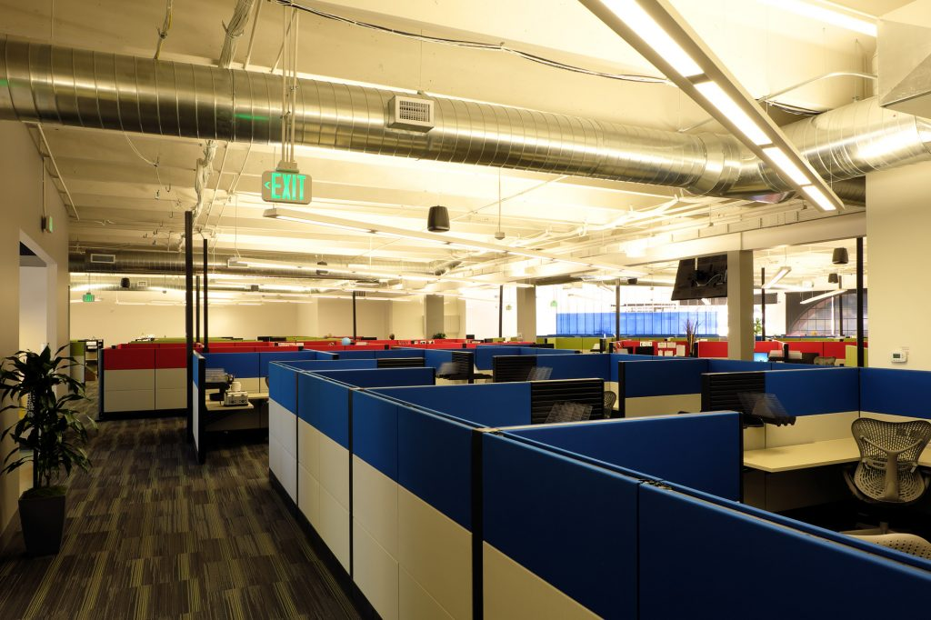american-financing-aurora-office-cubicles.webp