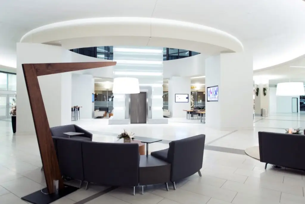 independence-plaza-reception.webp