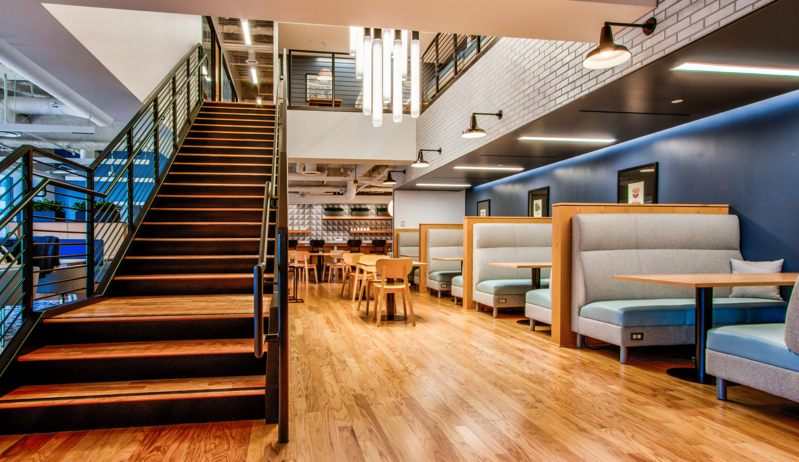 la-lobby-stairs-scaled.webp