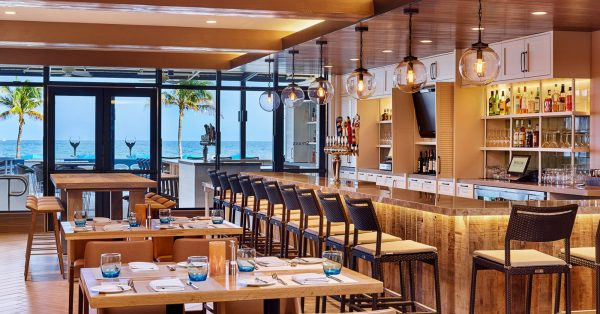 westin-beach-resort-bar.webp