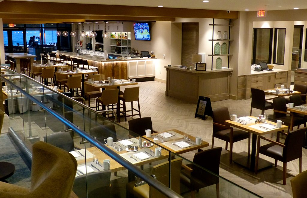 westin-beach-resort-restaurant-vantage.webp